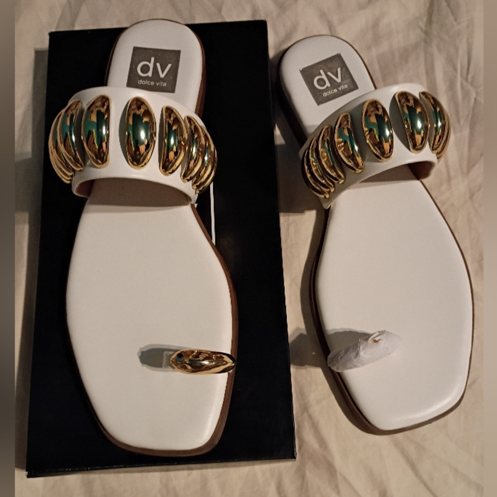 New and Unused DV by Dolce Vita Women's White Moon Sandals-Size 11